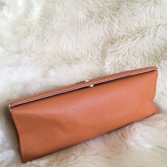 Tory Burch Sunglasses Case - Picture 2 of 6